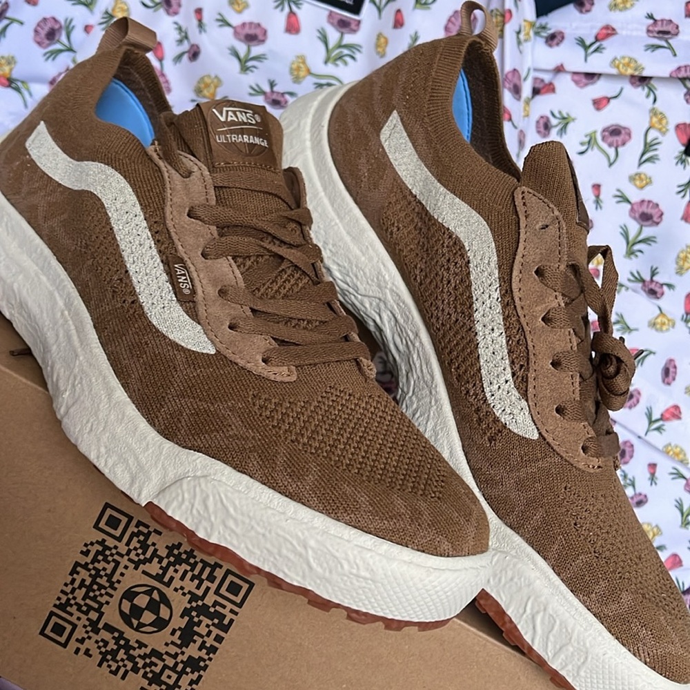 Vans Men’s Ultrarange Vr3
Chipmunk
VN0A4BXBGWT
Sneakers - Picture 8 of 16
